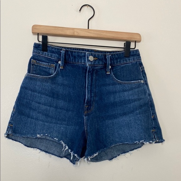Good American Good Cutoff Denim Shorts Frayed Hem Blue 464 Size 4/27 - Picture 2 of 9